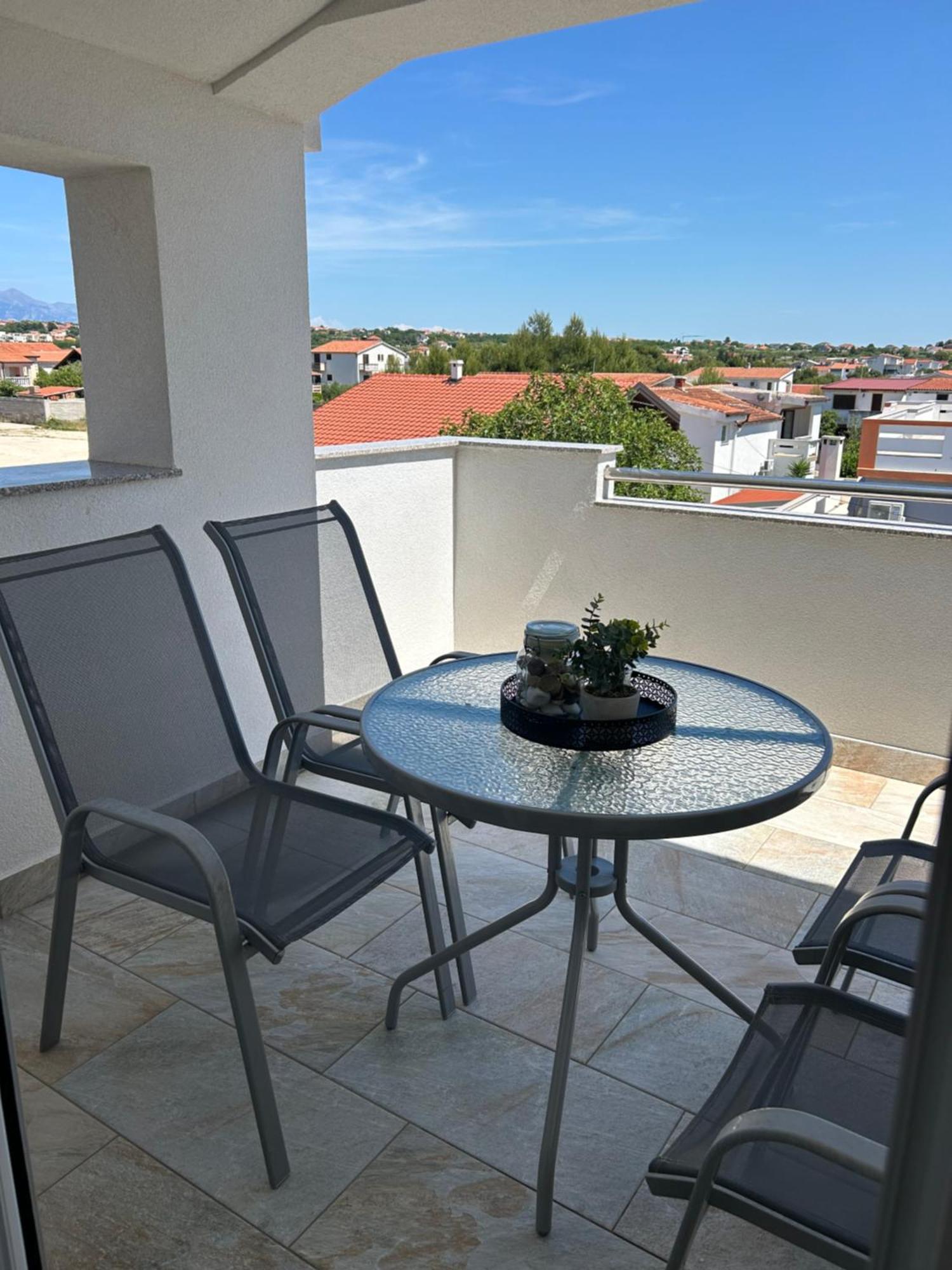 Apartmani Lovrencic Vrsi Exterior foto